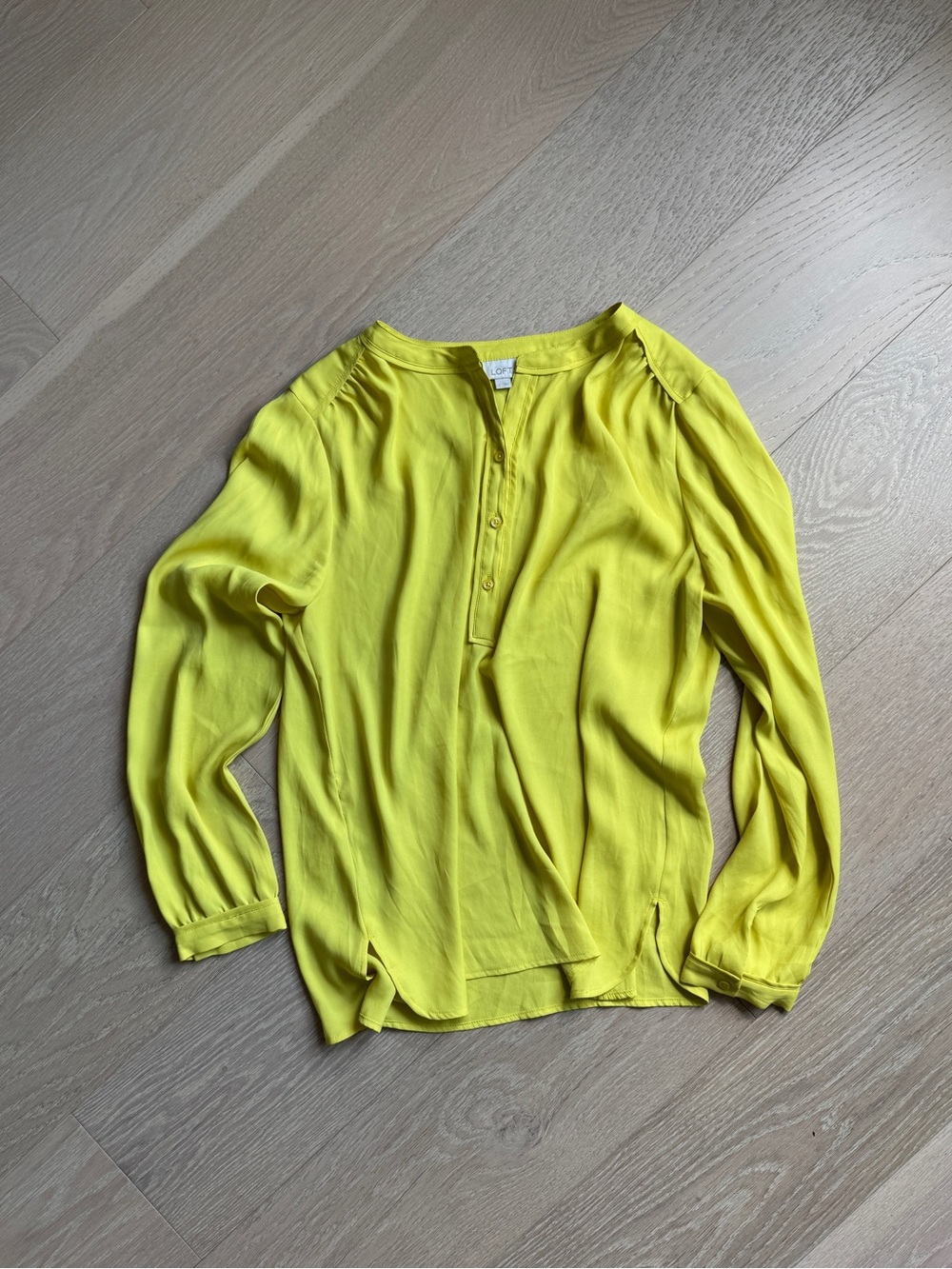 Mixed Women's Tops Bundle - Loft, Old Navy, World Market, Land’s End - Picture 5 of 6